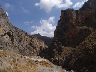 Ущелье Курталиотико оказалось «просто» голым скалистым ущельем...